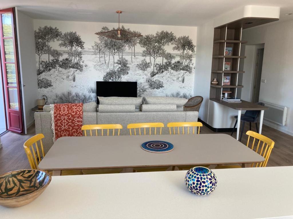 Superbe Appartement T3 Au Centre Plage .Parking Hendaye Esterno foto