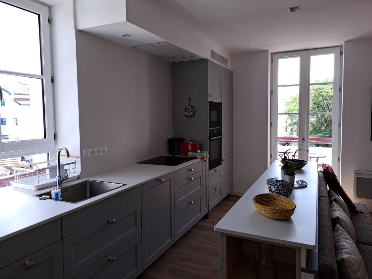 Superbe Appartement T3 Au Centre Plage .Parking Hendaye Esterno foto