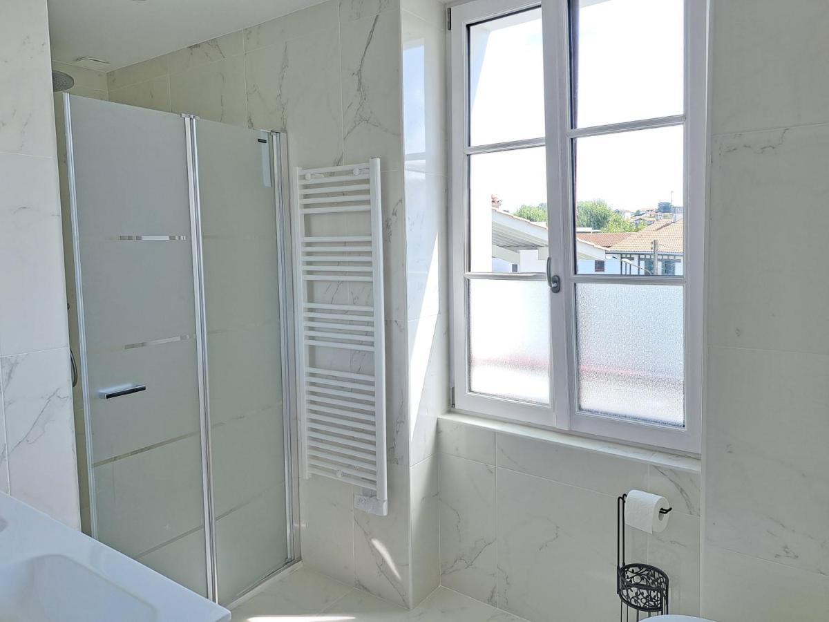 Superbe Appartement T3 Au Centre Plage .Parking Hendaye Esterno foto