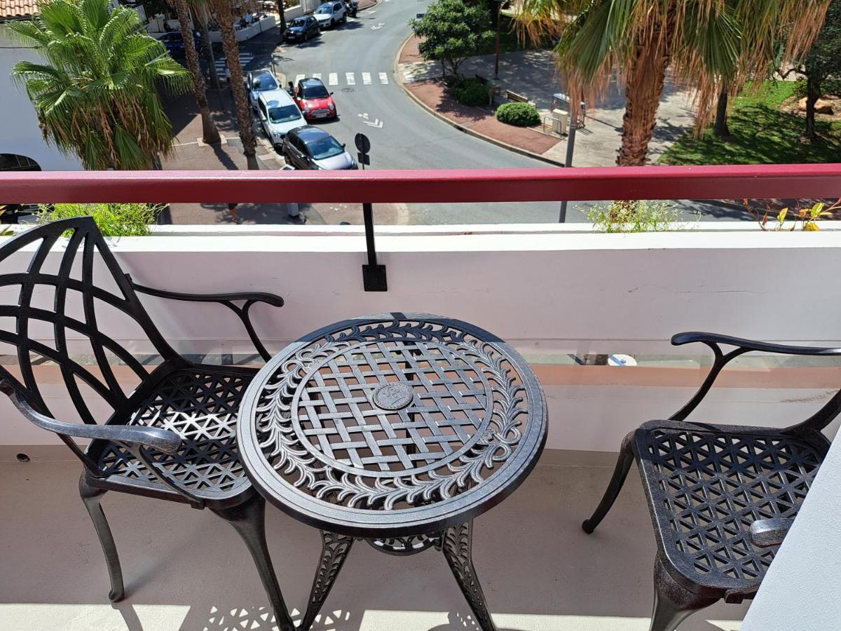 Superbe Appartement T3 Au Centre Plage .Parking Hendaye Esterno foto