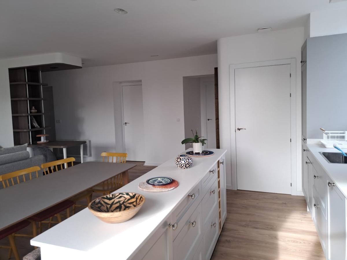 Superbe Appartement T3 Au Centre Plage .Parking Hendaye Esterno foto